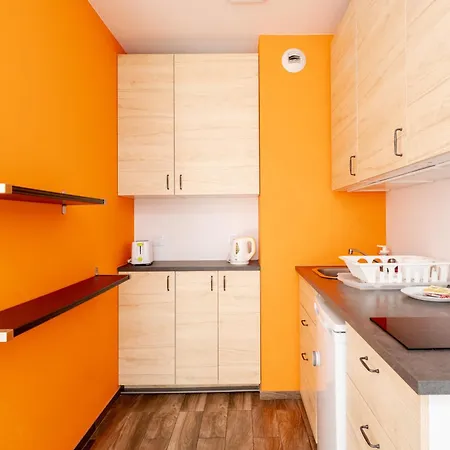 Riverside Comfort By Bookinghost Apartmán